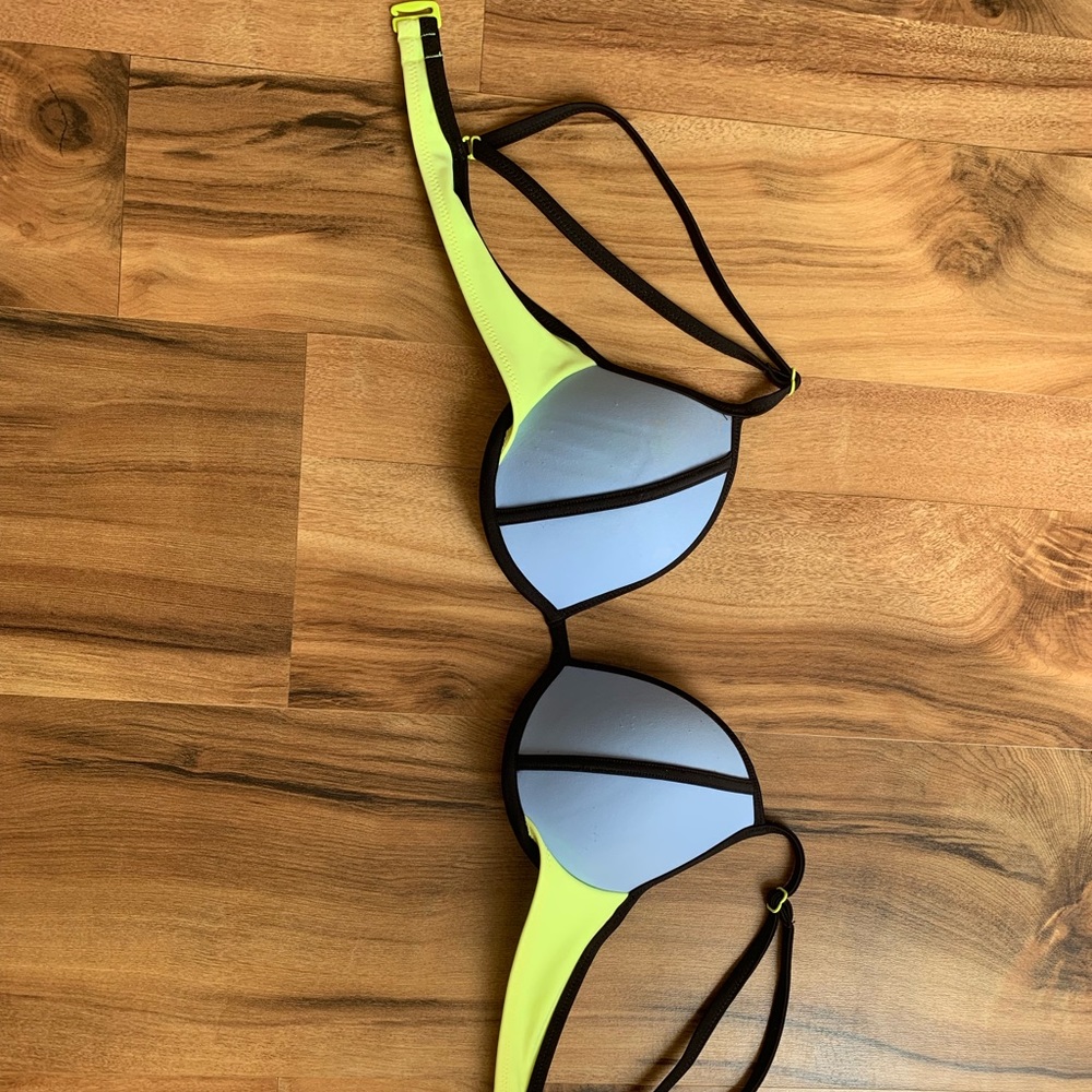 Victoria’s Secret Swimsuit Top